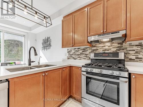 34 Elmeade Lane, Whitchurch-Stouffville, ON - Indoor Photo Showing Kitchen With Double Sink