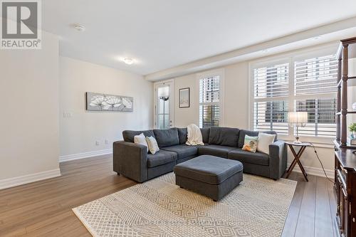 507 - 657 Cricklewood Drive, Mississauga, ON - Indoor Photo Showing Living Room