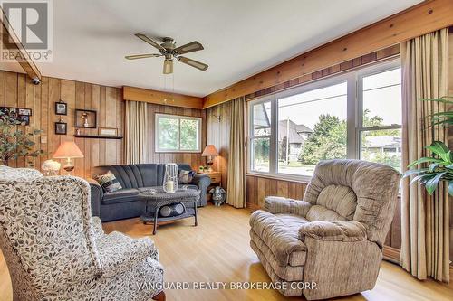 92 Ellwood Drive W, Caledon, ON - Indoor Photo Showing Living Room