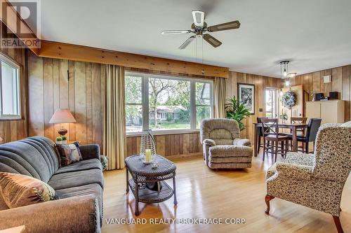 92 Ellwood Drive W, Caledon, ON - Indoor Photo Showing Living Room