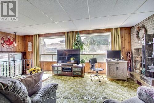 92 Ellwood Drive W, Caledon, ON - Indoor Photo Showing Living Room