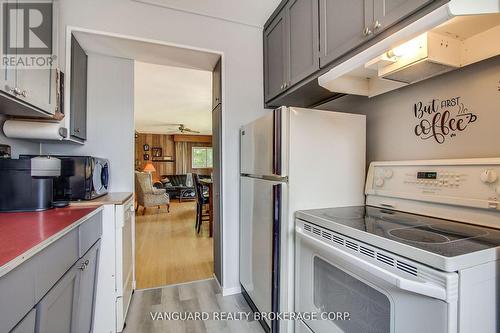 92 Ellwood Drive W, Caledon, ON - Indoor Photo Showing Kitchen