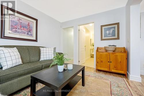 13416 Fourth Line, Milton, ON - Indoor Photo Showing Living Room