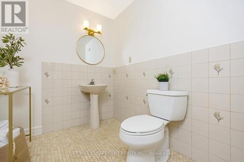 13416 Fourth Line, Milton, ON - Indoor Photo Showing Bathroom