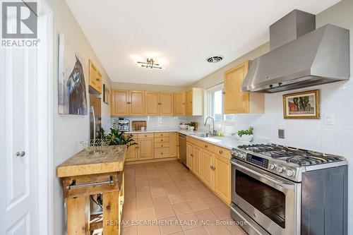 13416 Fourth Line Nassagaweya, Milton, ON - Indoor Photo Showing Kitchen