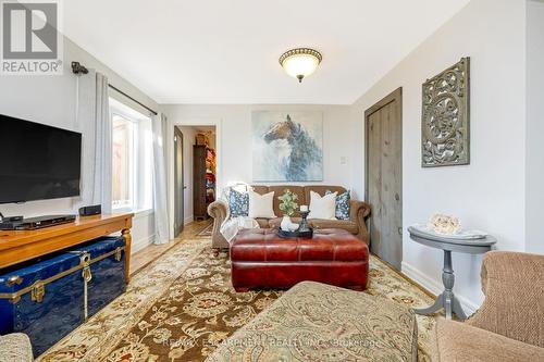 13416 Fourth Line Nassagaweya, Milton, ON - Indoor Photo Showing Living Room