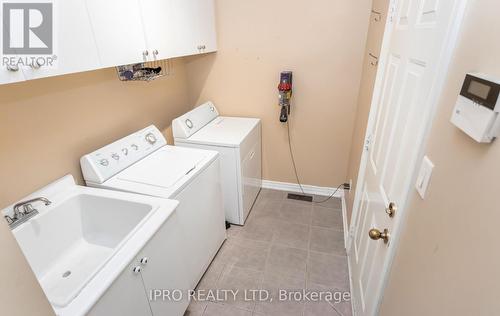 70 Southlake Boulevard, Brampton, ON - Indoor Photo Showing Laundry Room