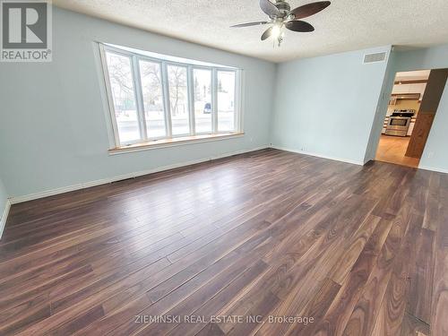 450 De Maricourt Avenue, Iroquois Falls, ON - Indoor Photo Showing Other Room