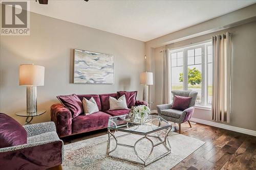 4 - 7 Lakelawn Road, Grimsby, ON - Indoor Photo Showing Living Room