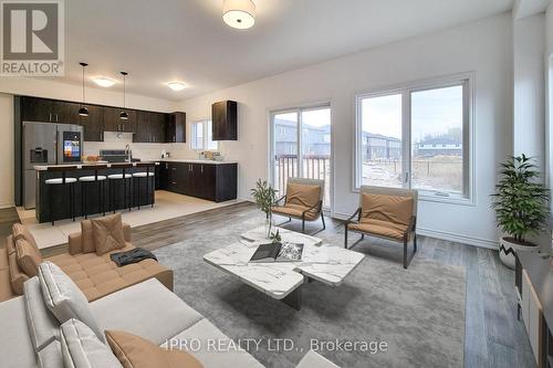 358 Gordon Avenue, Fort Erie, ON - Indoor Photo Showing Living Room