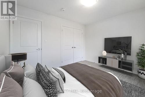 358 Gordon Avenue, Fort Erie, ON - Indoor Photo Showing Bedroom