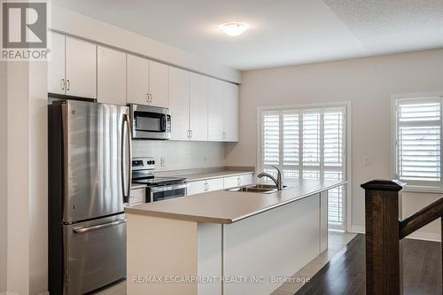 4162 Cherry Heights Boulevard, Lincoln, ON - Indoor Photo Showing Kitchen With Double Sink