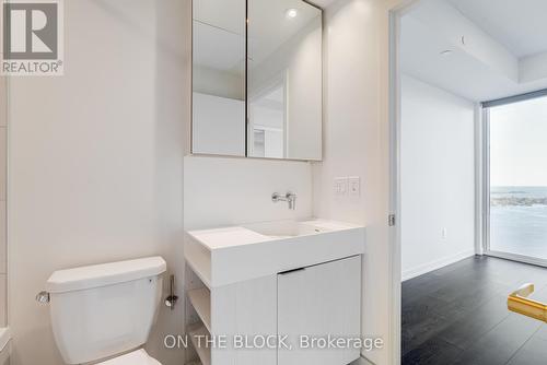 3204 - 20 Richardson Street, Toronto, ON - Indoor Photo Showing Bathroom