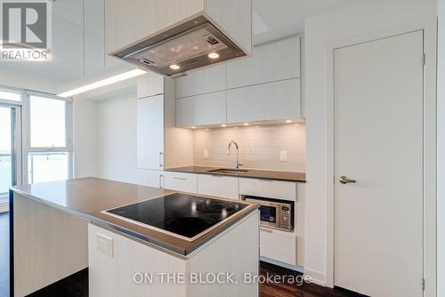 3204 - 20 Richardson Street, Toronto, ON - Indoor Photo Showing Kitchen