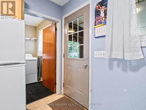 321 Dufferin Street, Fort Erie (332 - Central), ON - Indoor Photo Showing Laundry Room