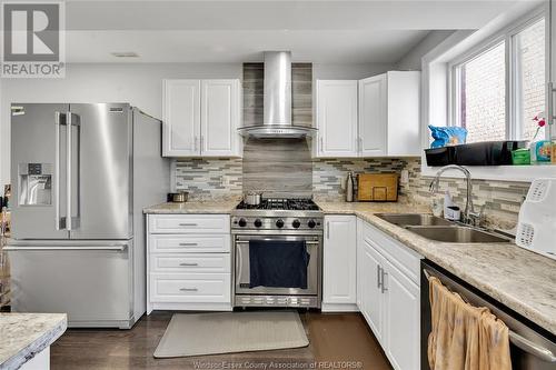 1368 Deer Run Trail, Lakeshore, ON - Indoor Photo Showing Kitchen With Double Sink With Upgraded Kitchen