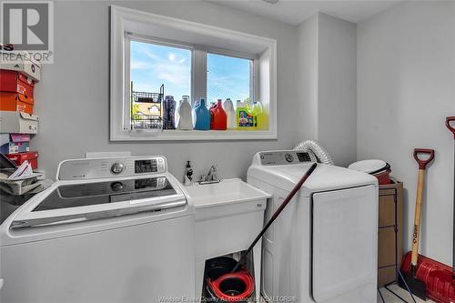 1368 Deer Run Trail, Lakeshore, ON - Indoor Photo Showing Laundry Room