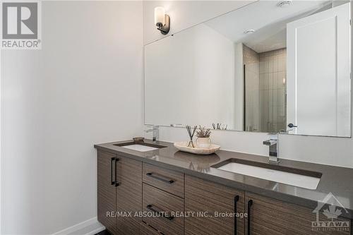 301 - 100 Cortile, Ottawa, ON - Indoor Photo Showing Bathroom