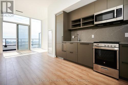 812 - 135 East Liberty Street, Toronto, ON - Indoor Photo Showing Kitchen