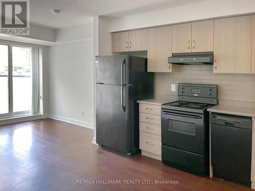 507 - 132 Berkeley Street, Toronto, ON - Indoor Photo Showing Kitchen