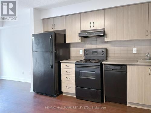 507 - 132 Berkeley Street, Toronto, ON - Indoor Photo Showing Kitchen