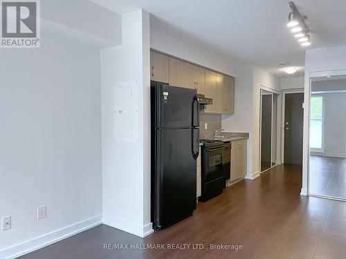 507 - 132 Berkeley Street, Toronto, ON - Indoor Photo Showing Kitchen