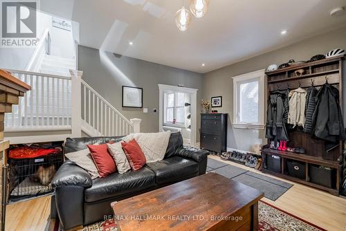 136 Monarch Park Avenue, Toronto, ON - Indoor Photo Showing Living Room