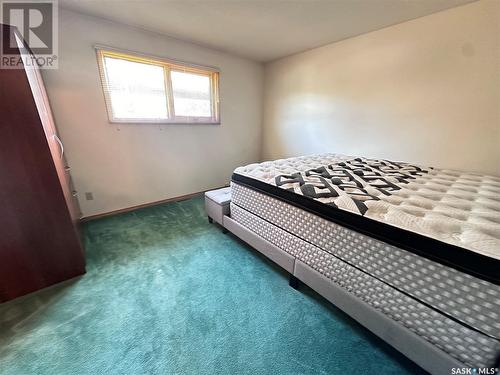 441 Petterson Drive, Estevan, SK - Indoor Photo Showing Bedroom