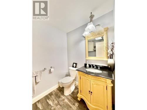 565 Clearwater Valley Road, Clearwater, BC - Indoor Photo Showing Bathroom