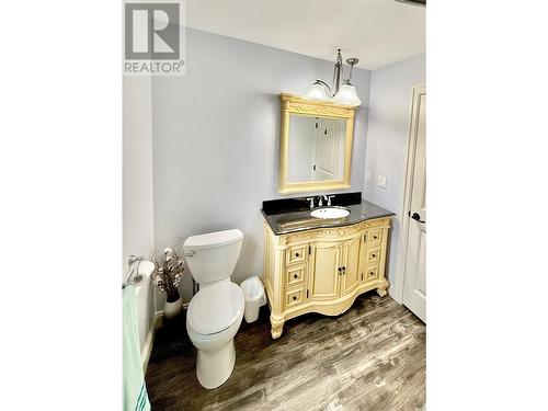 565 Clearwater Valley Road, Clearwater, BC - Indoor Photo Showing Bathroom