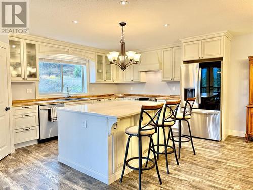 565 Clearwater Valley Road, Clearwater, BC - Indoor Photo Showing Kitchen