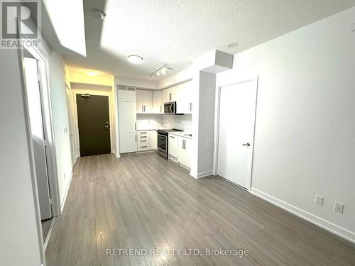 3302 - 5180 Yonge Street, Toronto, ON - Indoor Photo Showing Kitchen