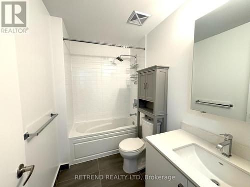 3302 - 5180 Yonge Street, Toronto, ON - Indoor Photo Showing Bathroom