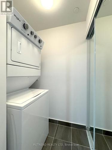 3302 - 5180 Yonge Street, Toronto, ON - Indoor Photo Showing Laundry Room