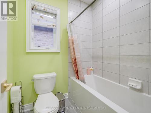 1527 Mendelson Heights, Milton, ON - Indoor Photo Showing Bathroom