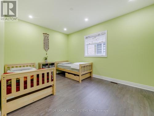 1527 Mendelson Heights, Milton, ON - Indoor Photo Showing Bedroom