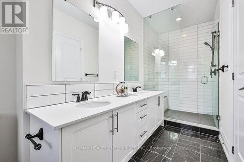 1562 Edencrest Drive, Mississauga, ON - Indoor Photo Showing Bathroom