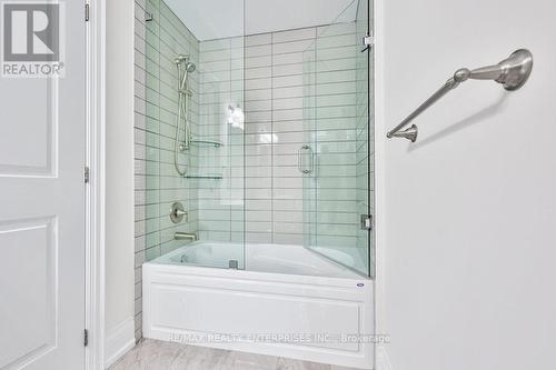 1562 Edencrest Drive, Mississauga, ON - Indoor Photo Showing Bathroom