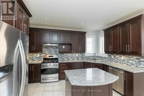 46 Eaglesprings Crescent, Brampton, ON - Indoor Photo Showing Kitchen With Upgraded Kitchen