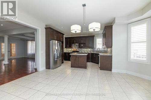 46 Eaglesprings Crescent, Brampton, ON - Indoor Photo Showing Kitchen With Upgraded Kitchen