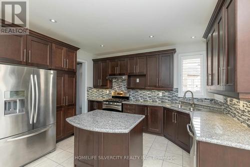 46 Eaglesprings Crescent, Brampton, ON - Indoor Photo Showing Kitchen With Upgraded Kitchen