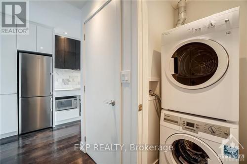 2201 - 20 Daly Avenue, Ottawa, ON - Indoor Photo Showing Laundry Room