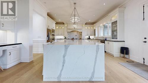 111 Lake Woods Drive, Whitchurch-Stouffville, ON - Indoor Photo Showing Kitchen