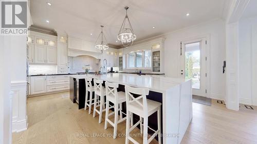 111 Lake Woods Drive, Whitchurch-Stouffville, ON - Indoor Photo Showing Dining Room