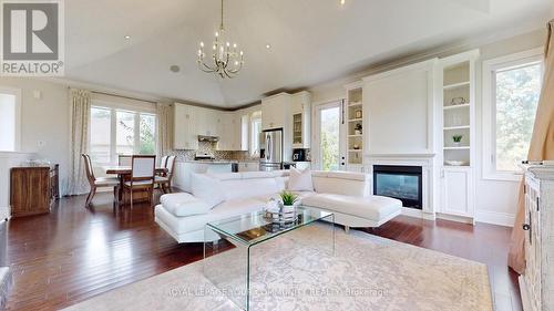 111 Lake Woods Drive, Whitchurch-Stouffville, ON - Indoor Photo Showing Living Room With Fireplace