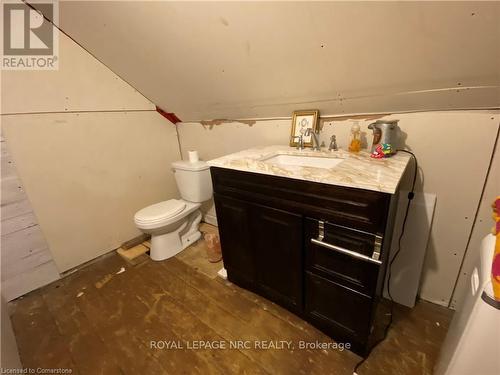 1766 Thompson Road E, Norfolk, ON - Indoor Photo Showing Bathroom