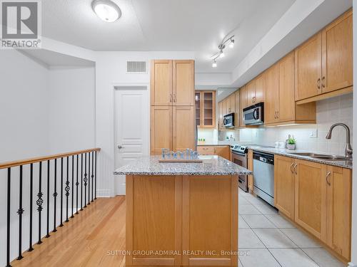 5 - 70 Byng Avenue, Toronto, ON - Indoor Photo Showing Kitchen