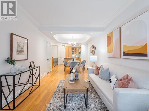 5 - 70 Byng Avenue, Toronto, ON - Indoor Photo Showing Living Room