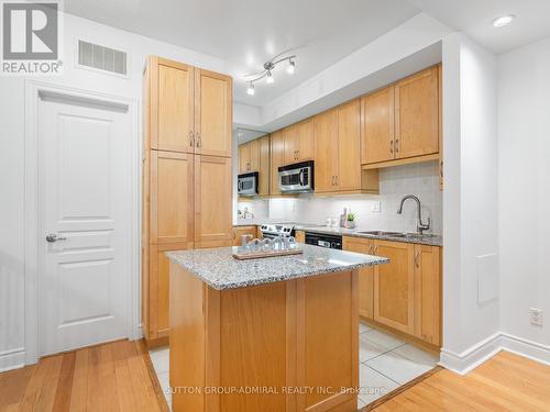 5 - 70 Byng Avenue, Toronto, ON - Indoor Photo Showing Kitchen