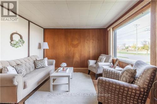 305 Lincoln Street, Welland, ON - Indoor Photo Showing Living Room